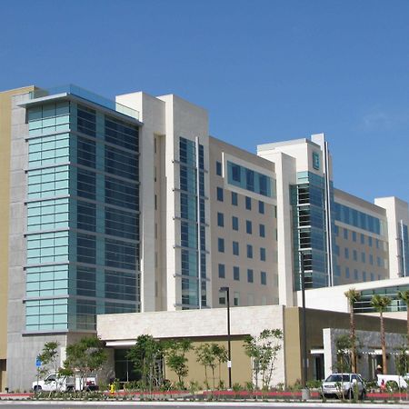Embassy Suites Ontario - Airport Екстер'єр фото