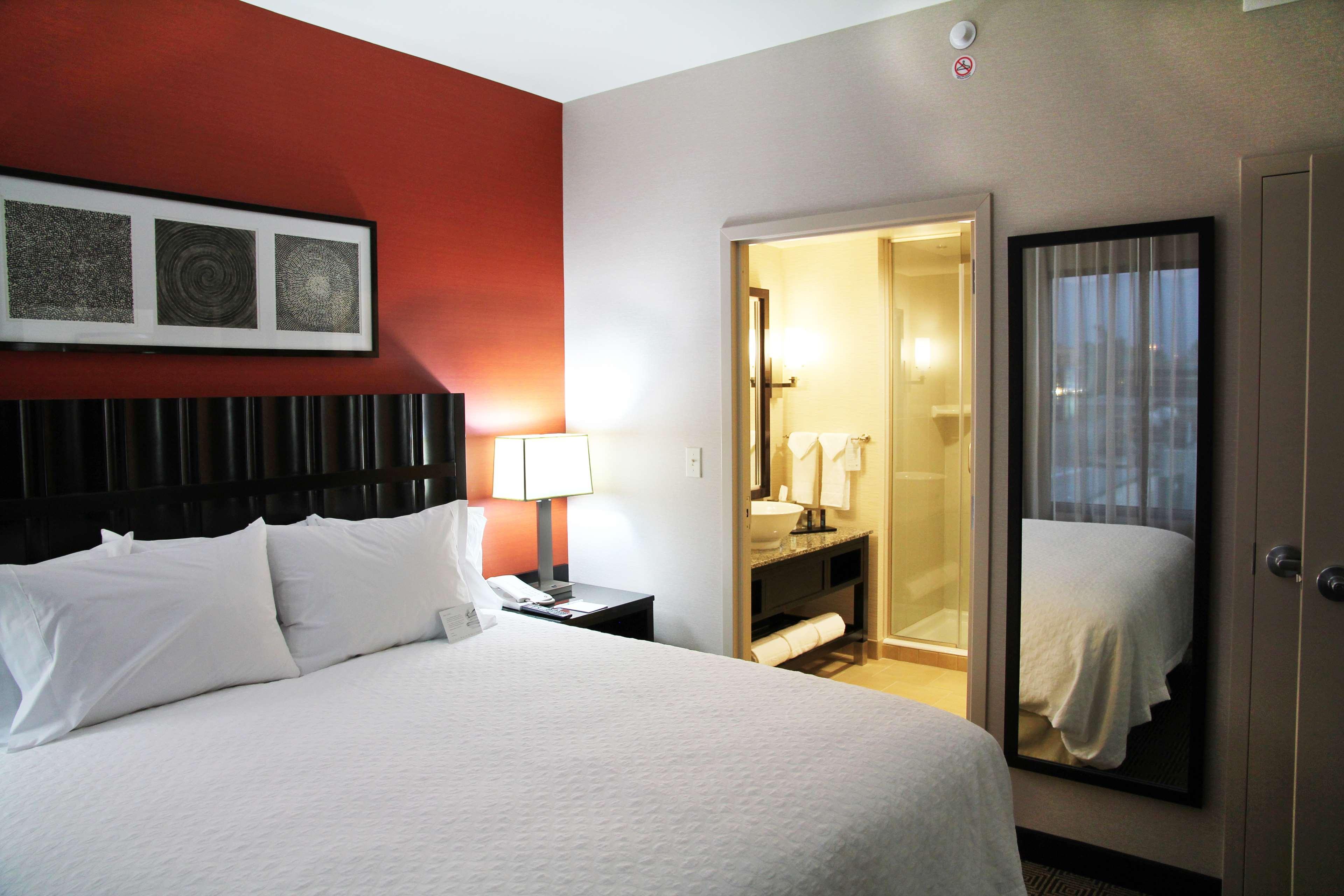 Embassy Suites Ontario - Airport Номер фото