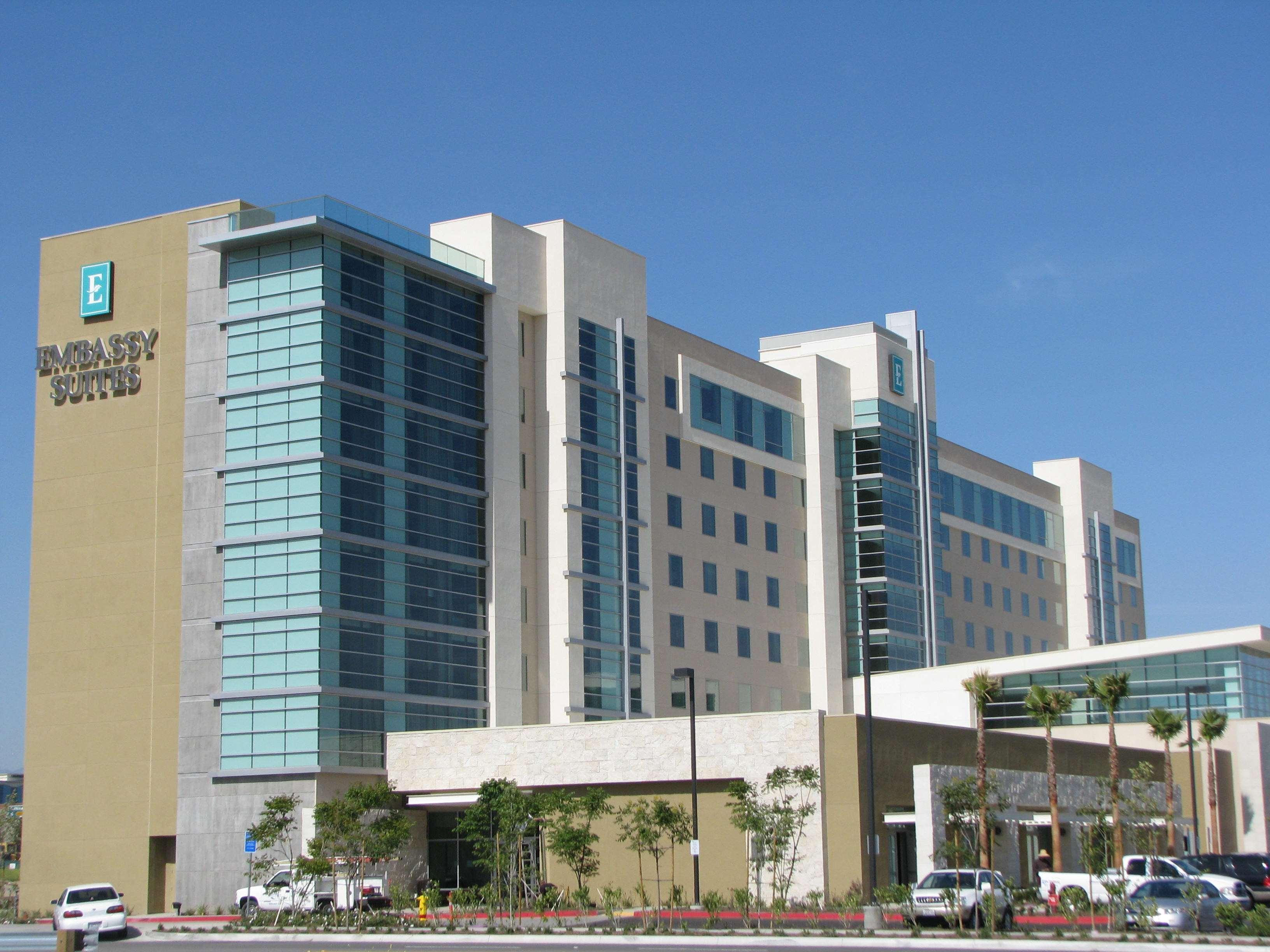 Embassy Suites Ontario - Airport Екстер'єр фото