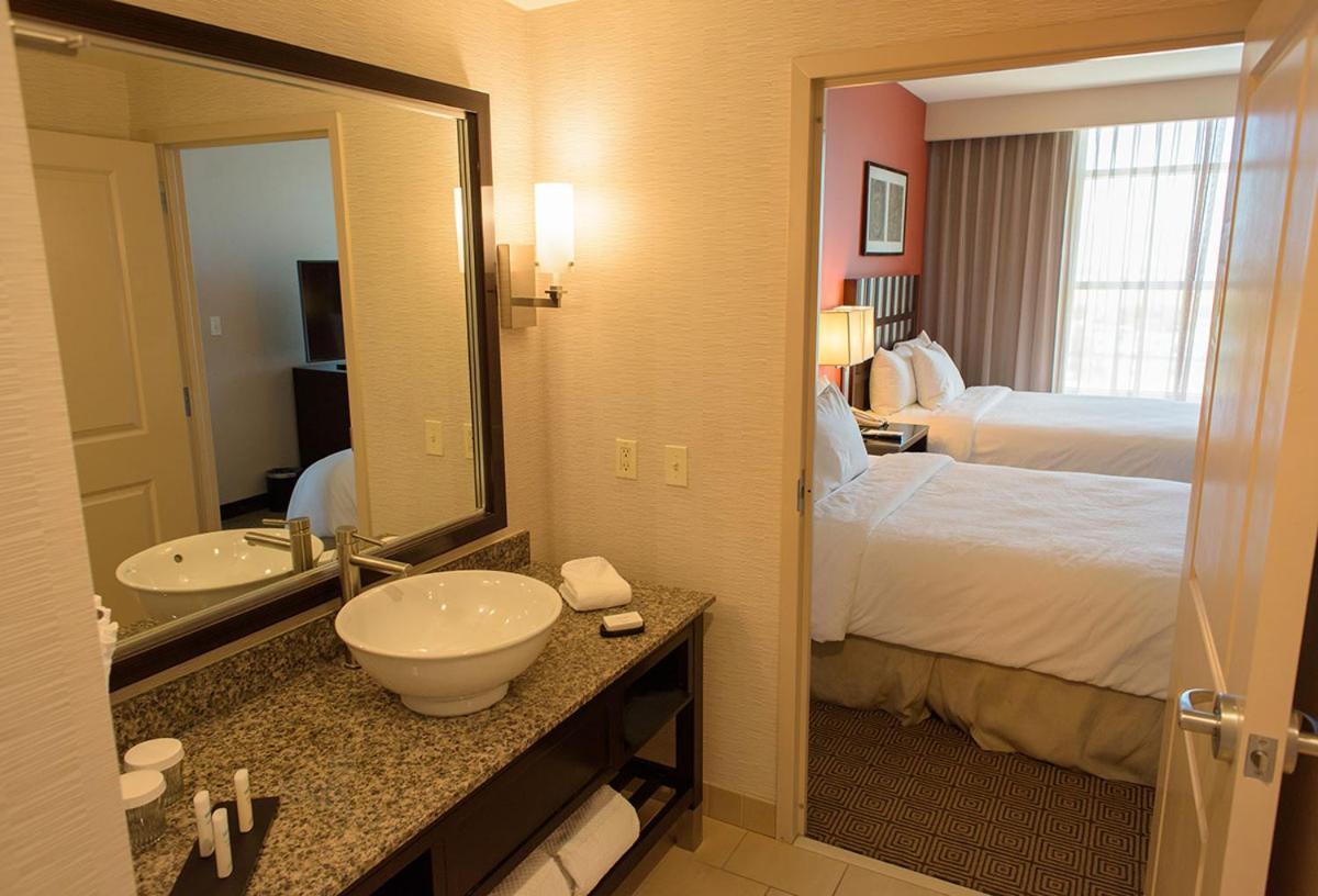 Embassy Suites Ontario - Airport Екстер'єр фото