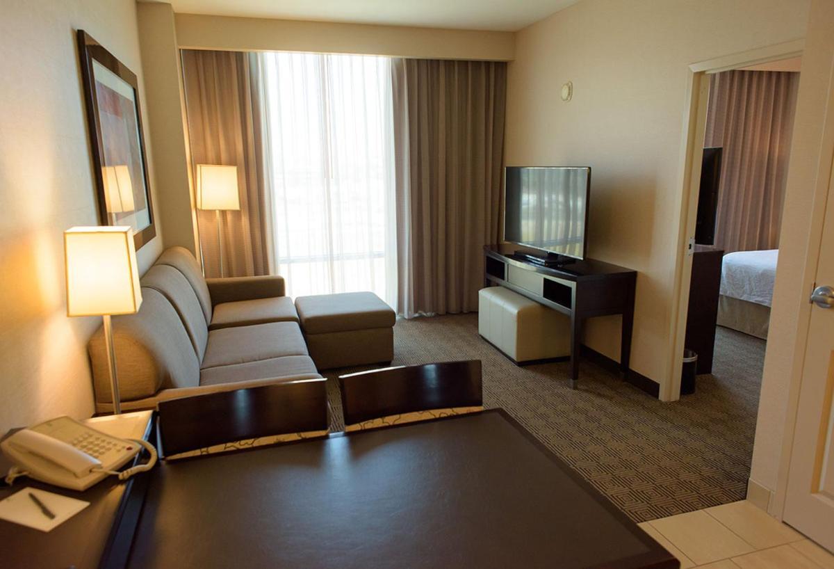 Embassy Suites Ontario - Airport Екстер'єр фото