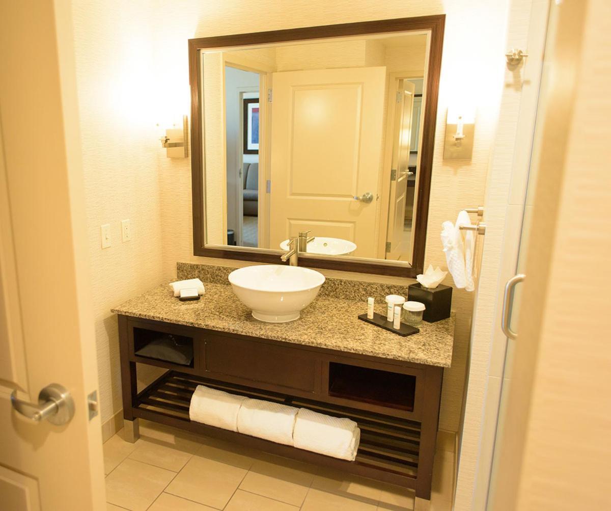 Embassy Suites Ontario - Airport Екстер'єр фото